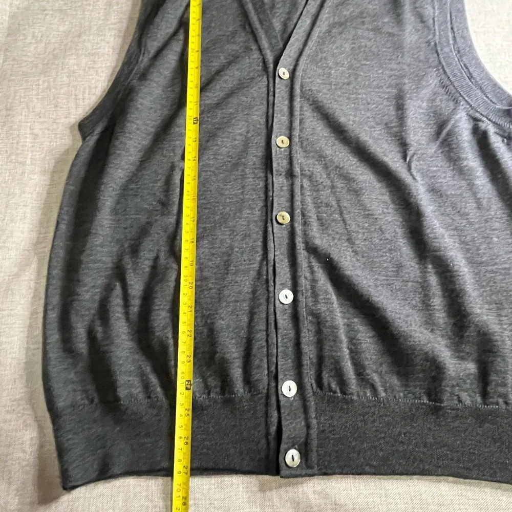 Saks Fifth Avenue Gray 100% virgin Wool Italy Button Down Seater Vest Size L